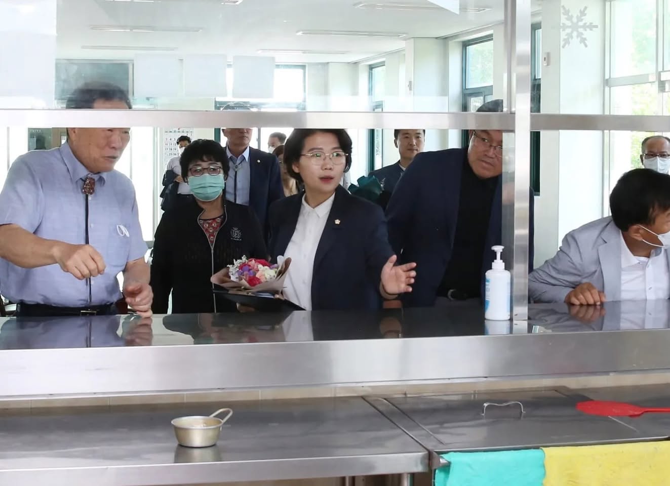 군민과 함께한 사진