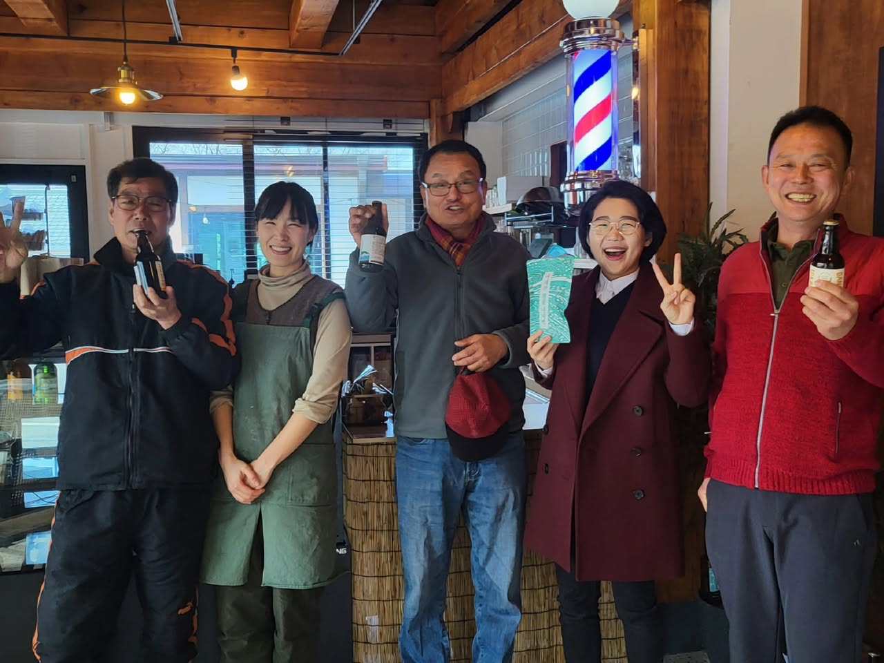 군민과 함께한 사진