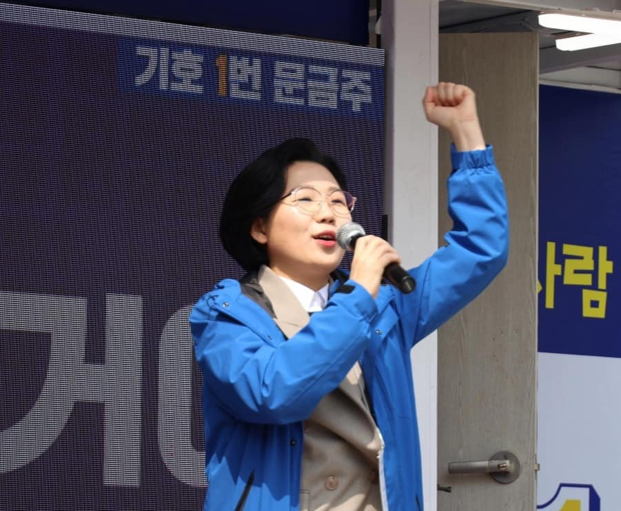 군민과 함께한 사진