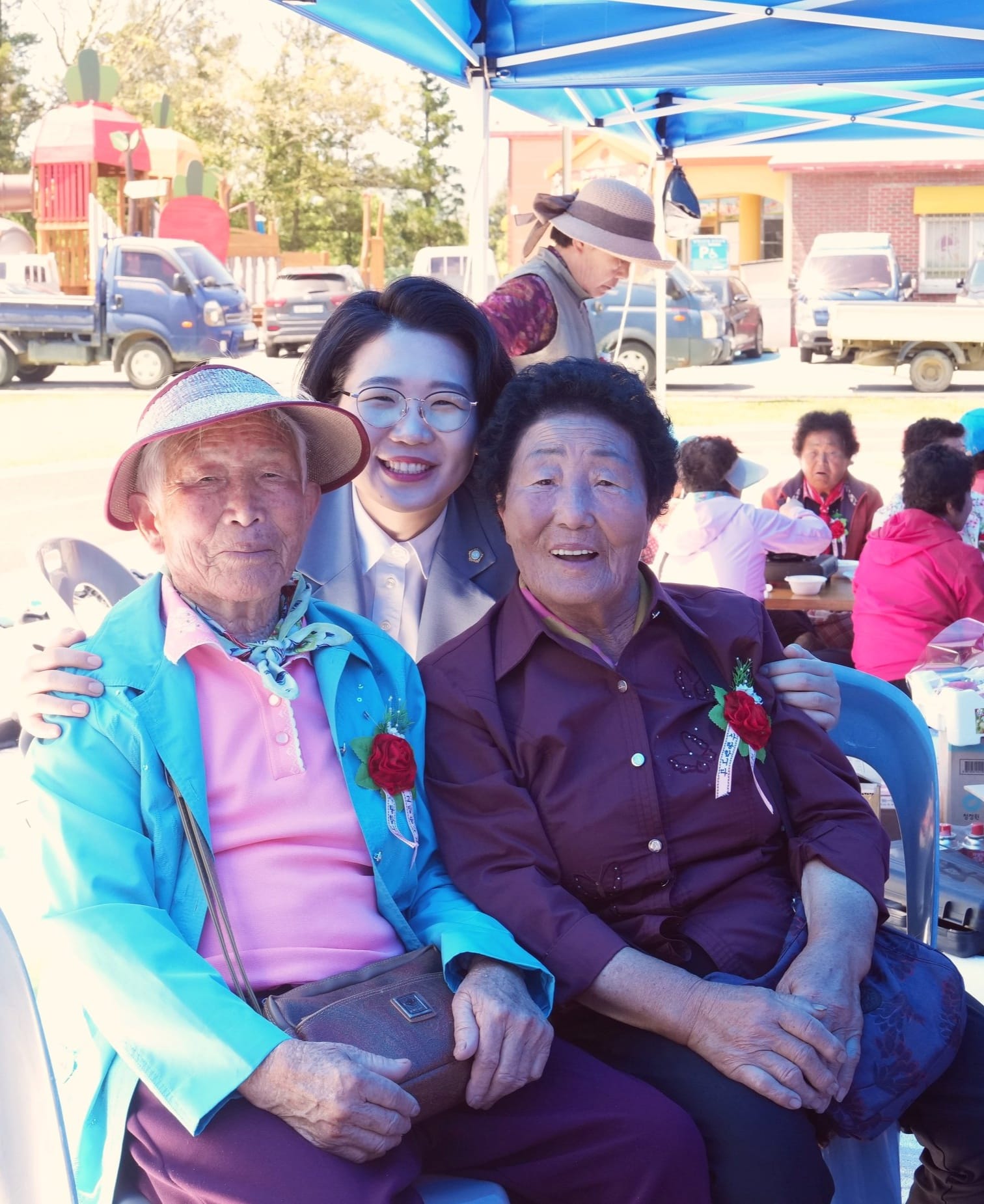 군민과 함께한 사진