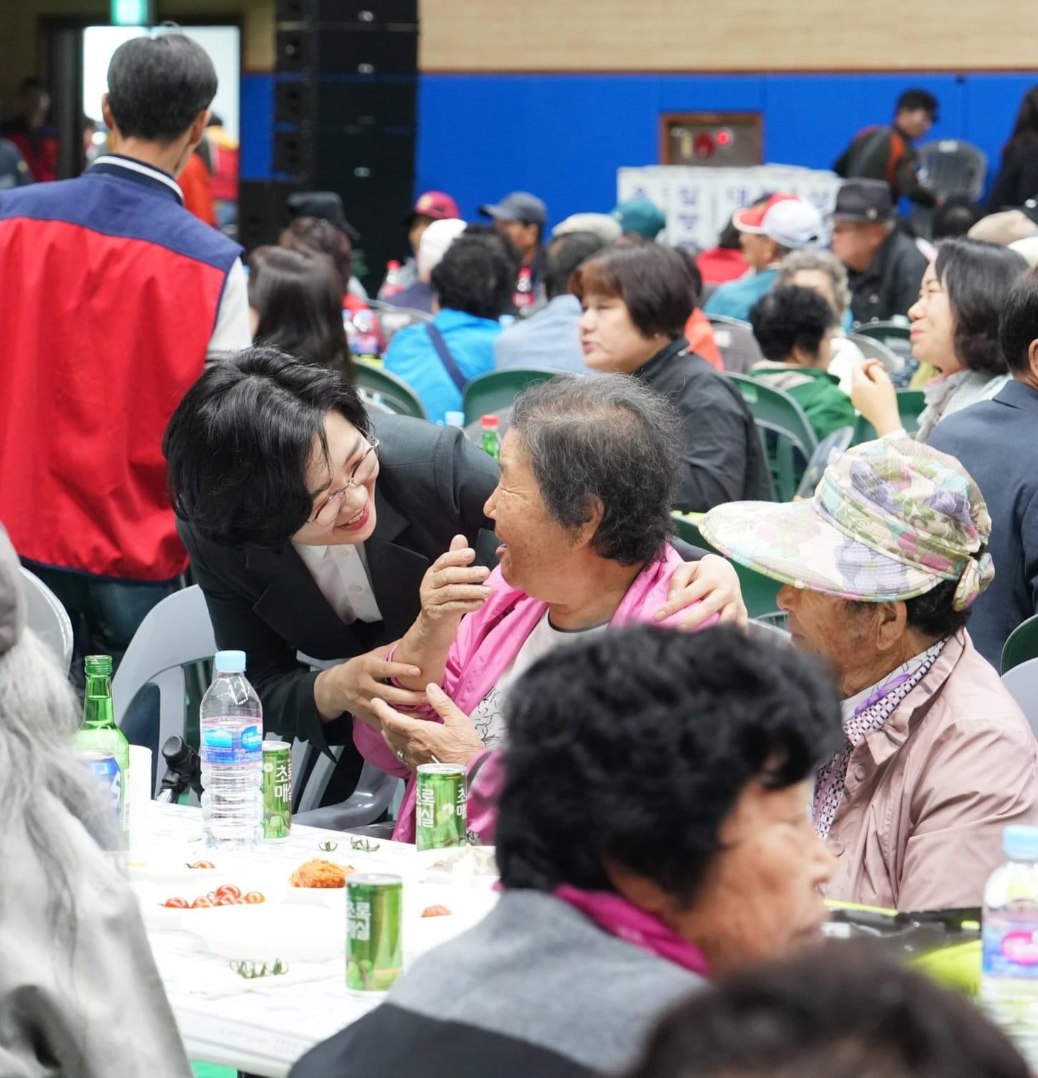군민과 함께한 사진