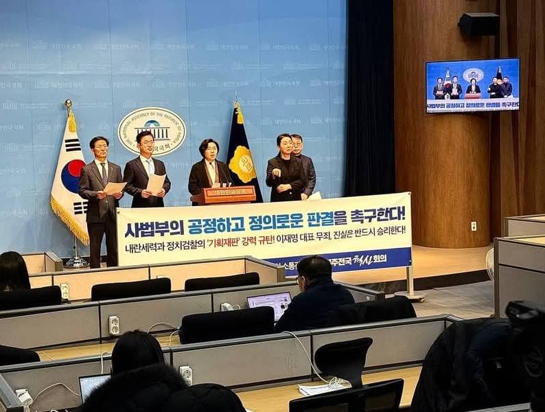 군민과 함께한 사진