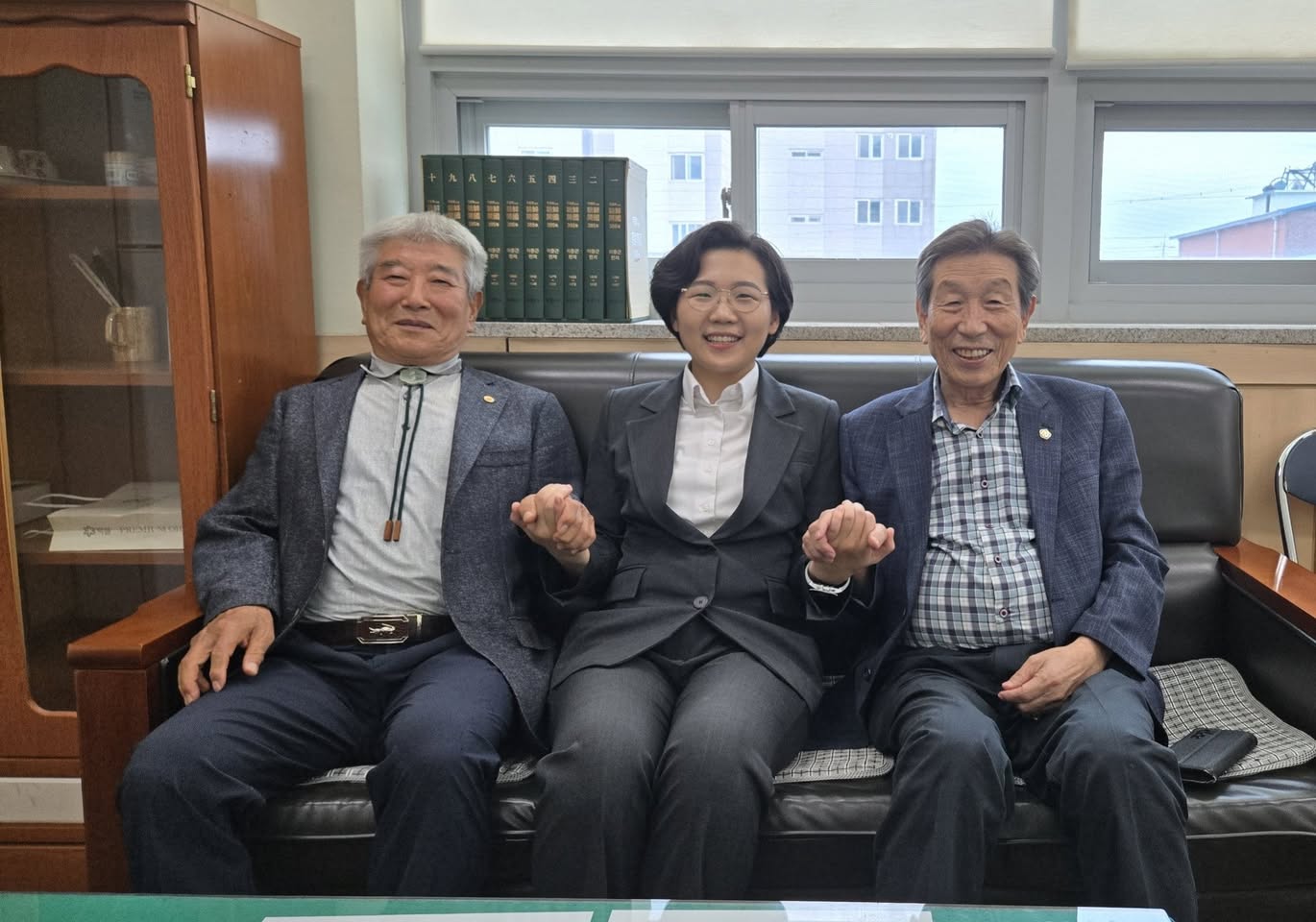 군민과 함께한 사진
