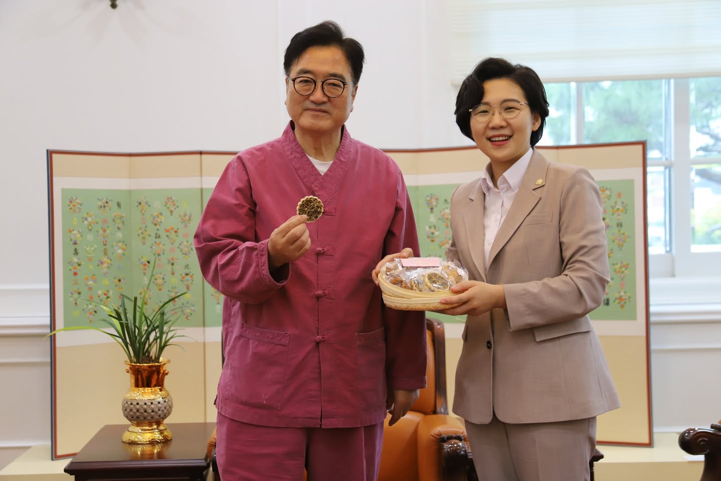군민과 함께한 사진
