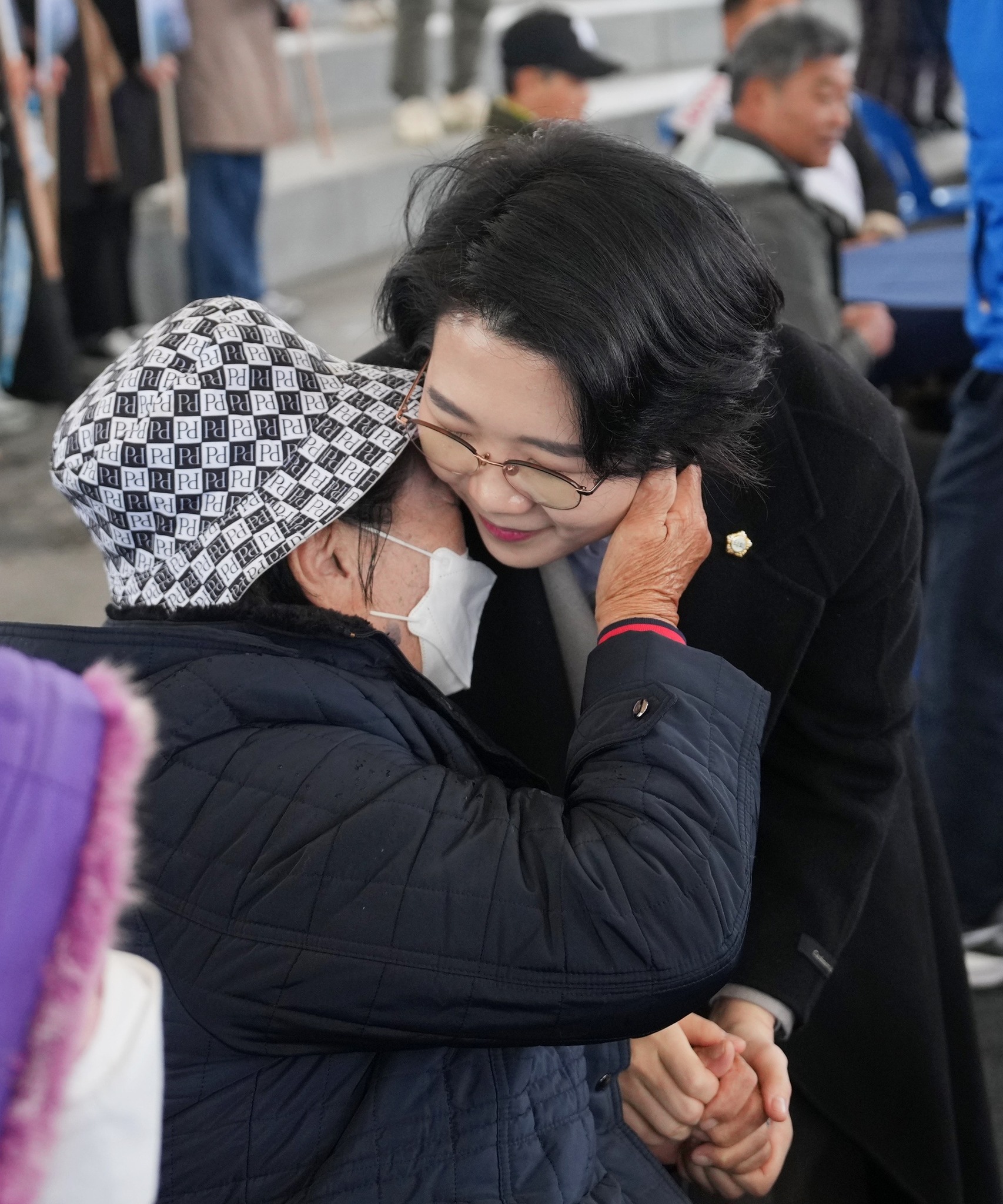 군민과 함께한 사진