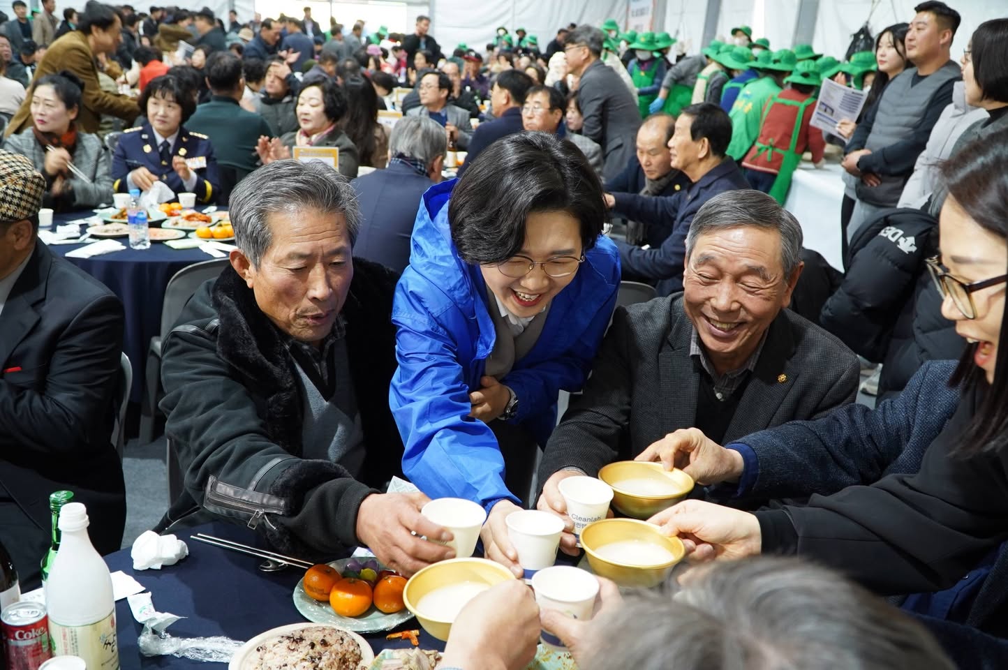 군민과 함께한 사진