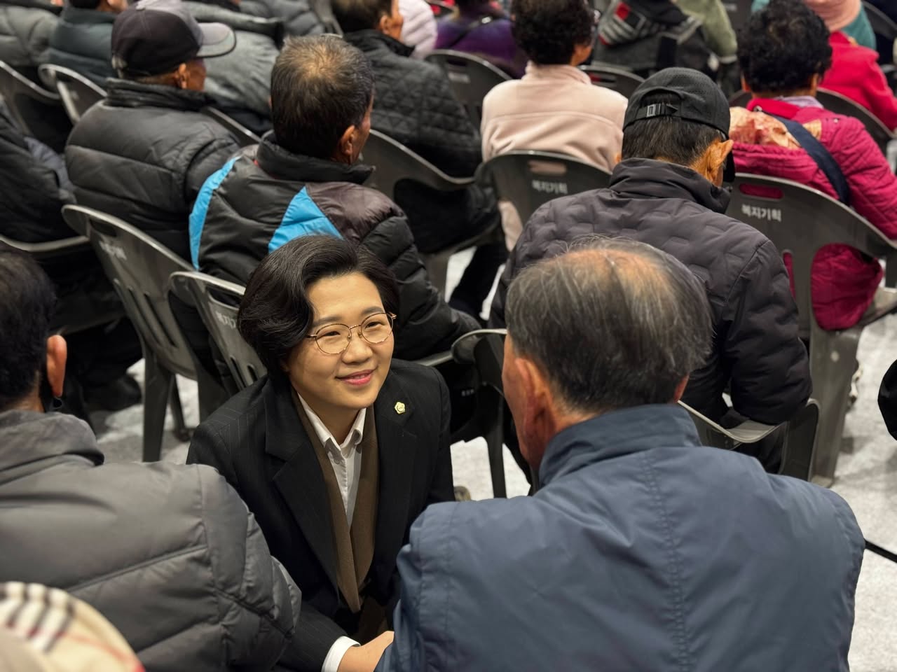 군민과 함께한 사진