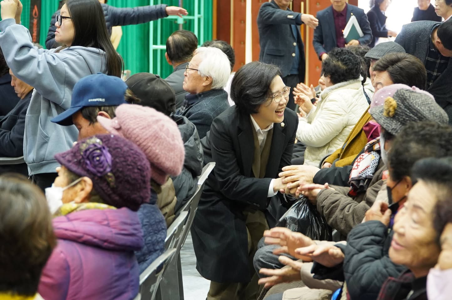 군민과 함께한 사진