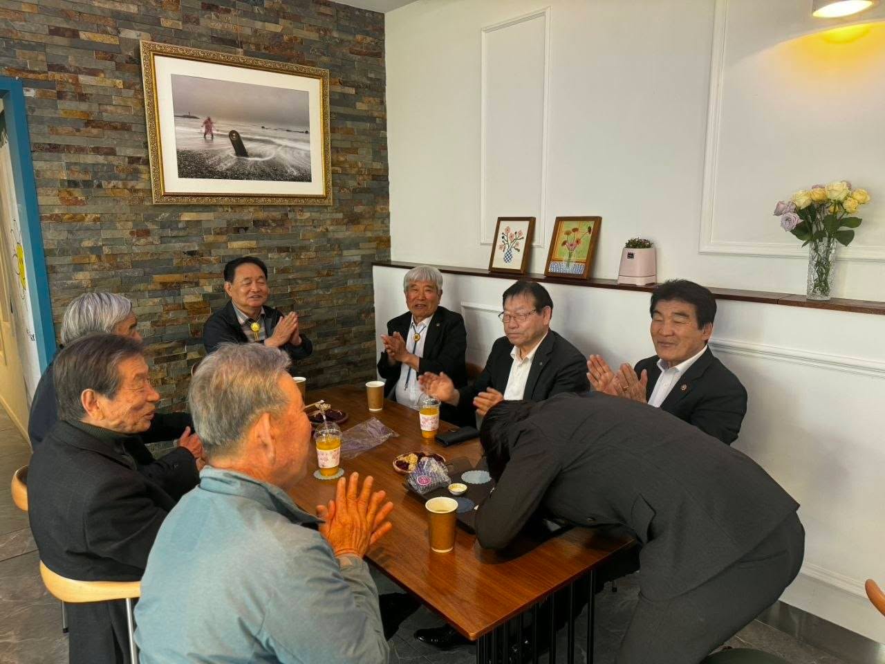군민과 함께한 사진