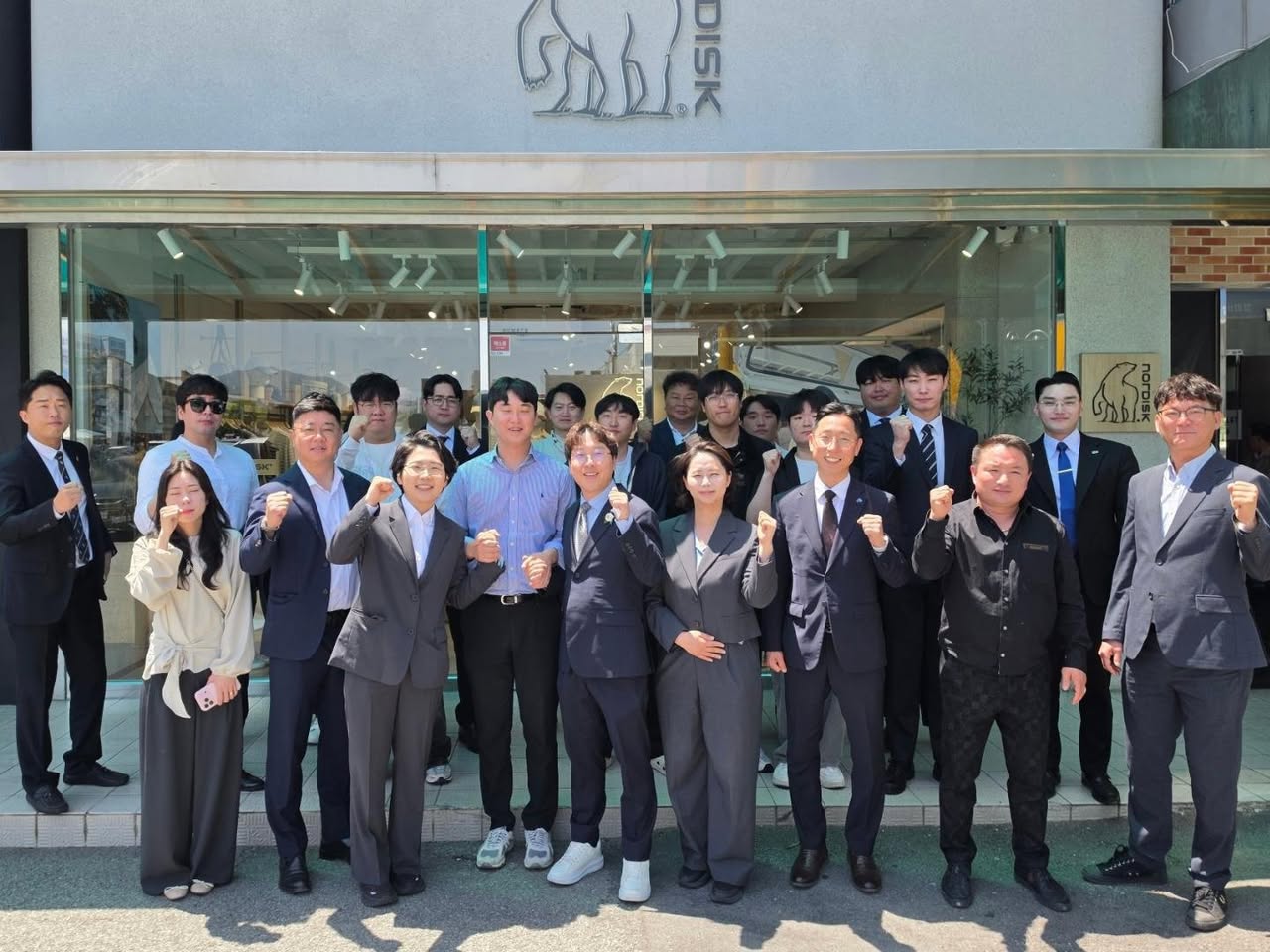 군민과 함께한 사진