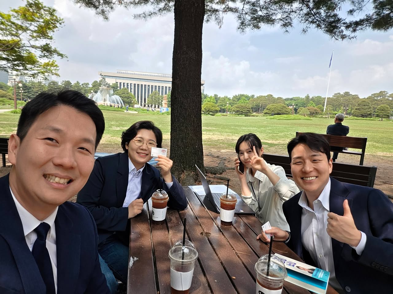 군민과 함께한 사진