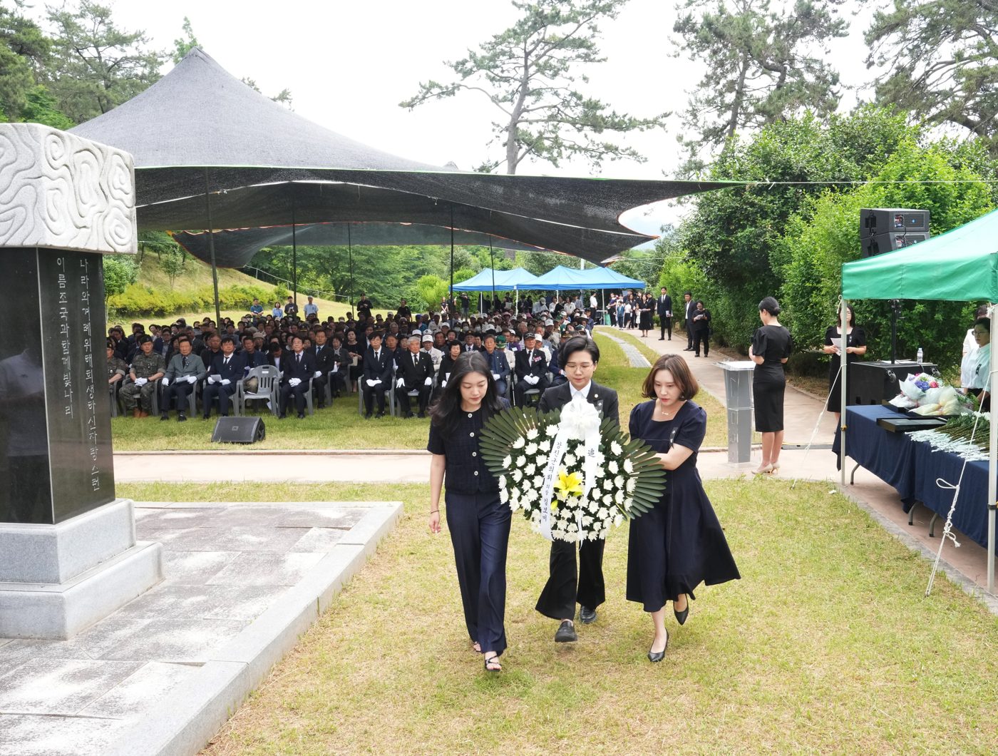 군민과 함께한 사진