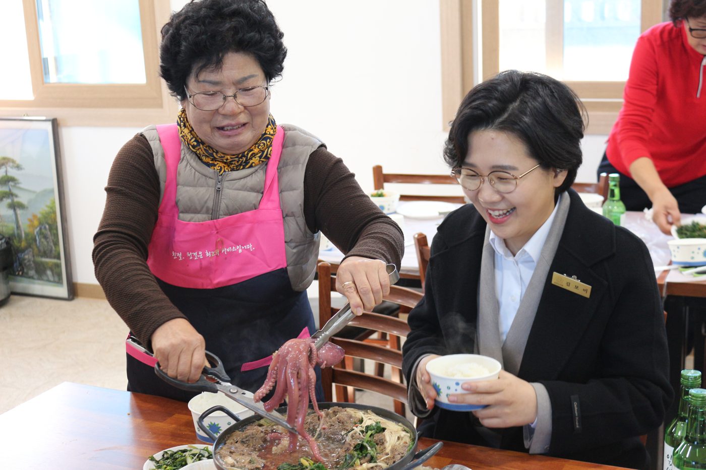 군민과 함께한 사진