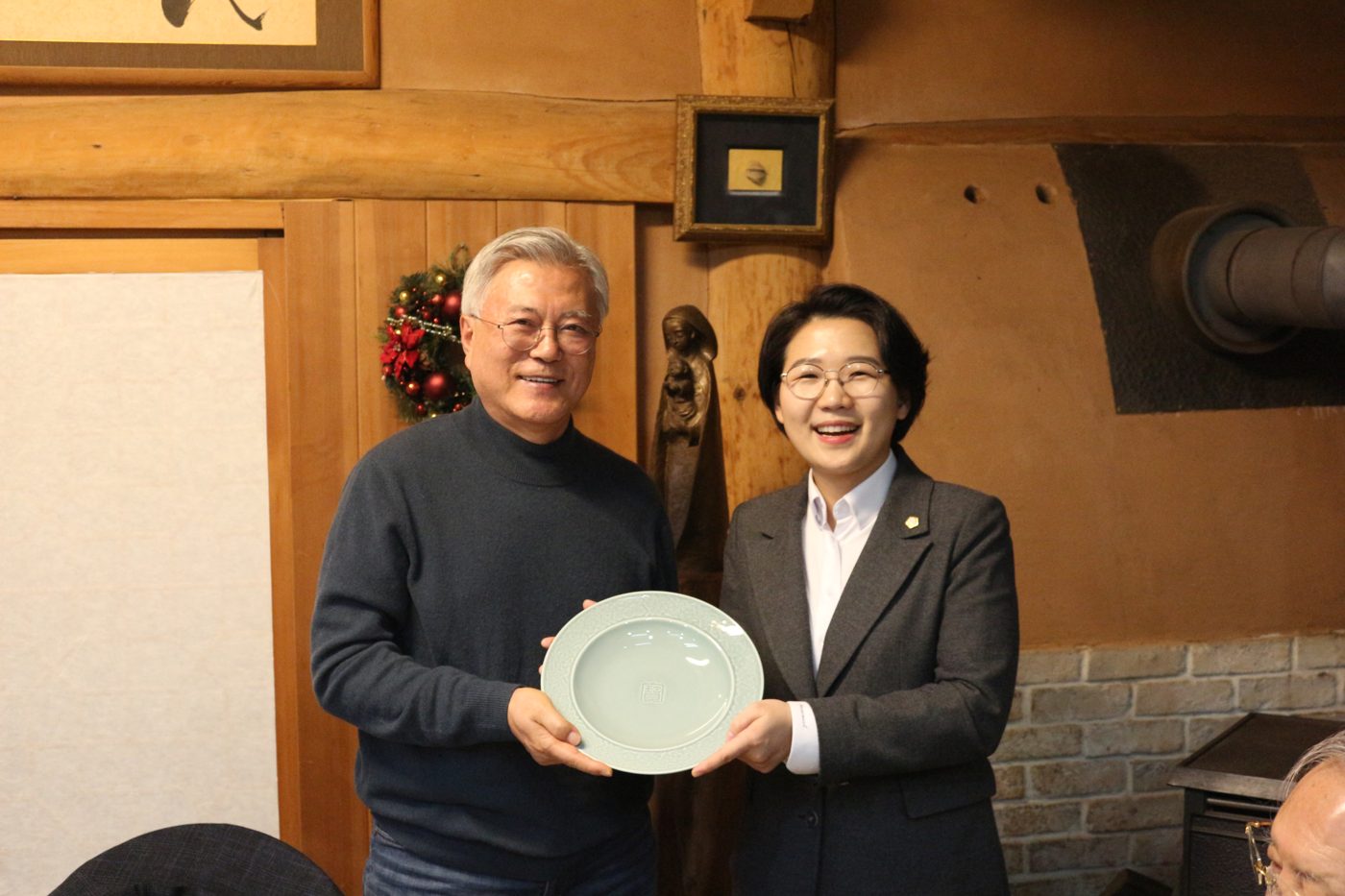 군민과 함께한 사진
