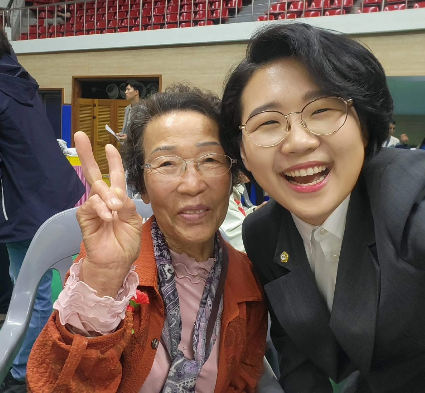 군민과 함께한 사진