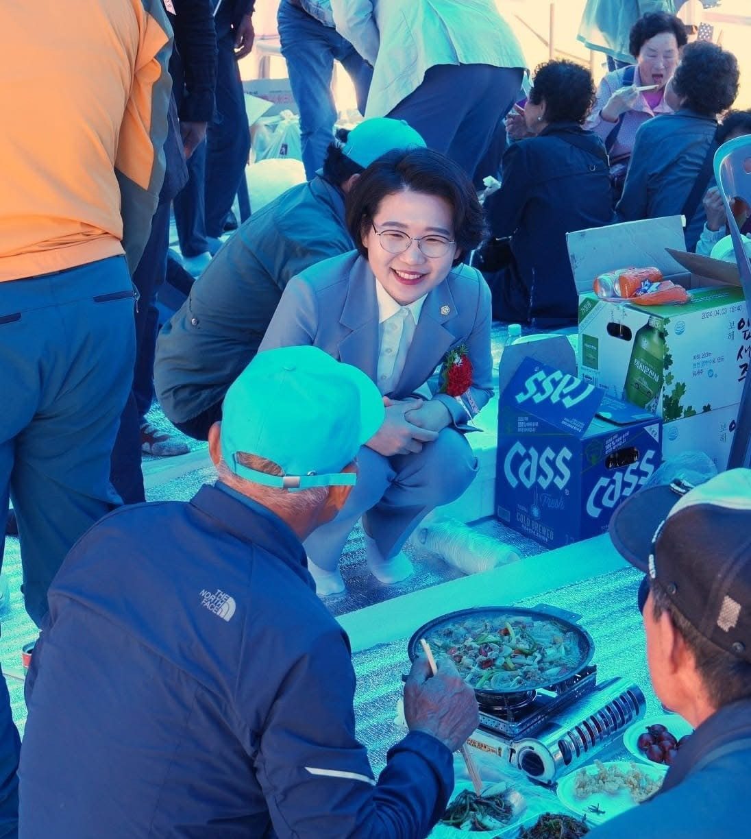 군민과 함께한 사진
